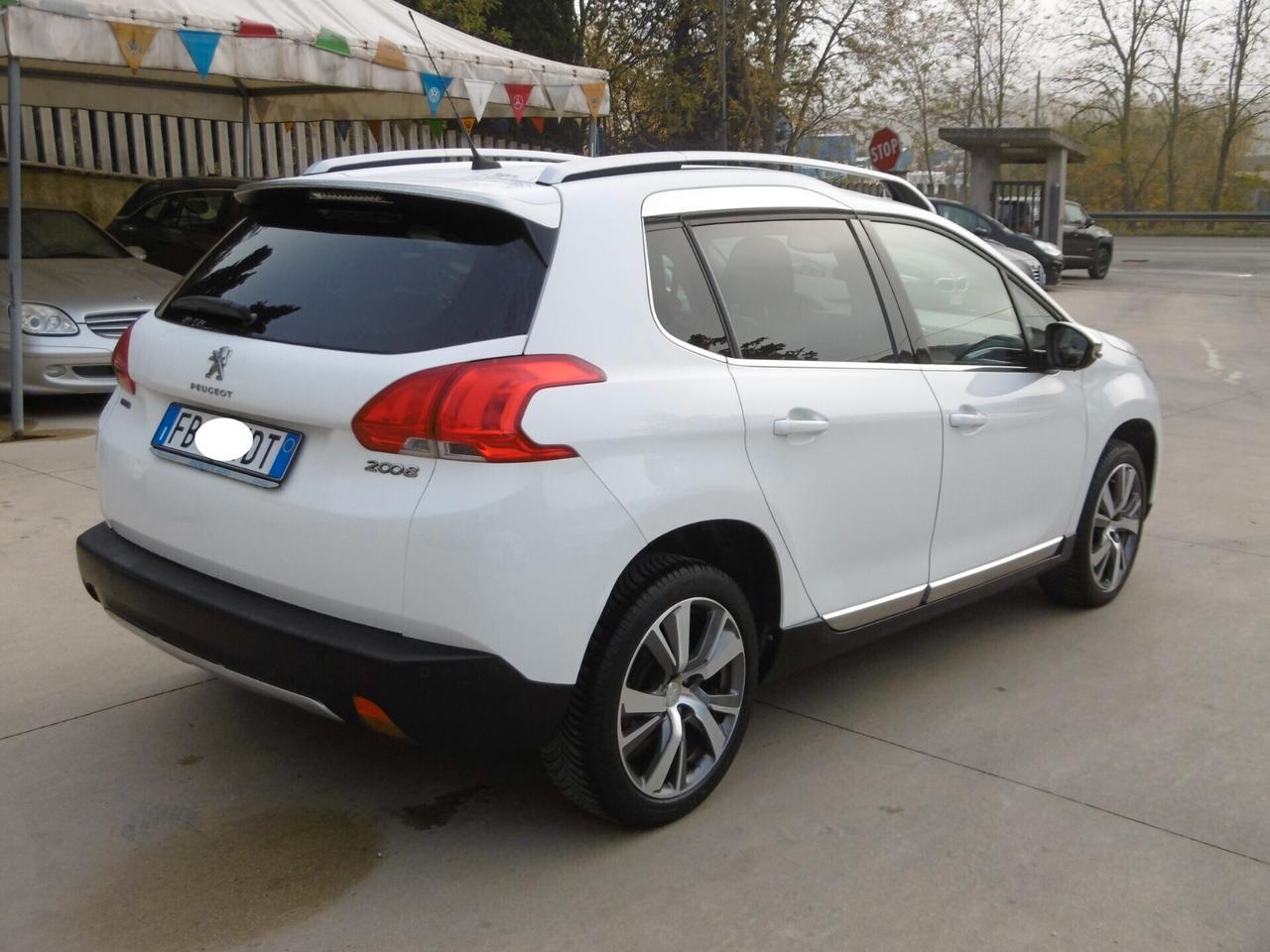 Peugeot 2008 BlueHDi 100 Allure