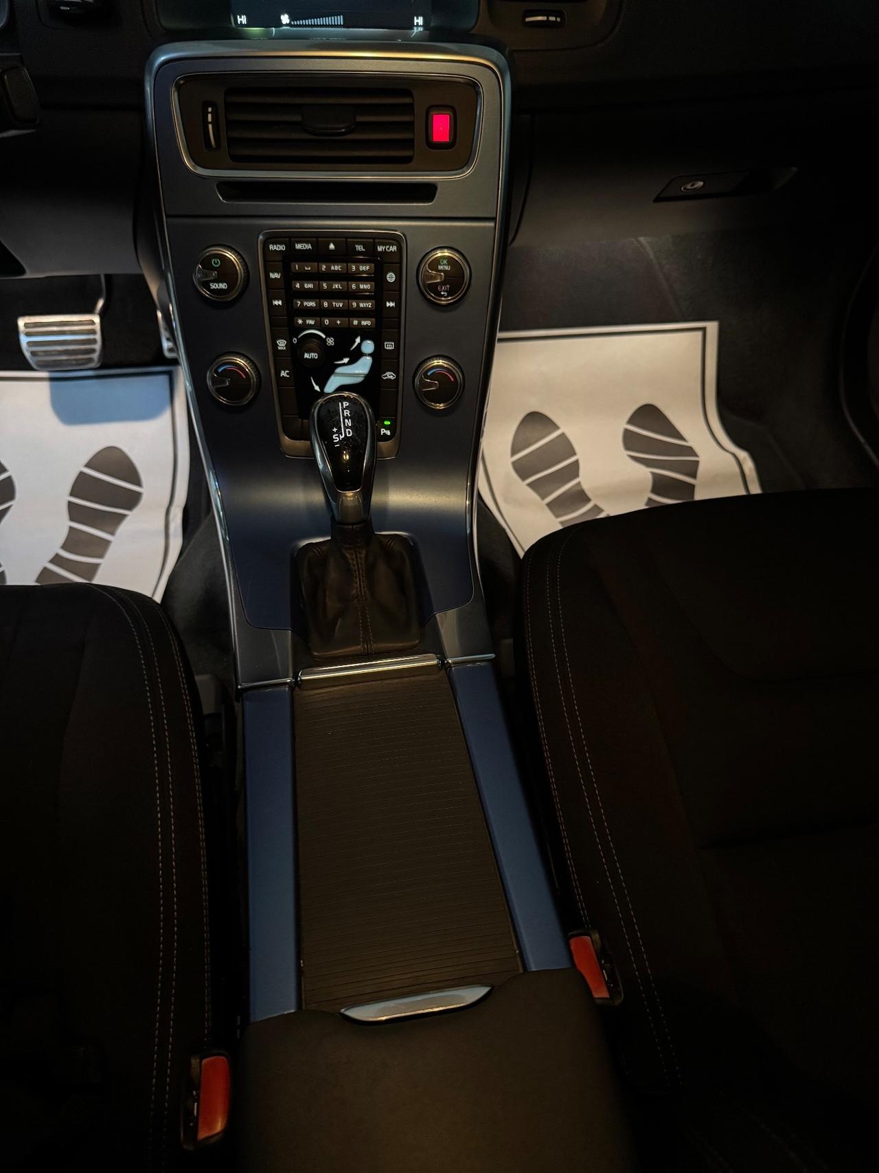 Volvo S60 CAMBIO AUTOMATICO ADATTA A NEOPATENTATI