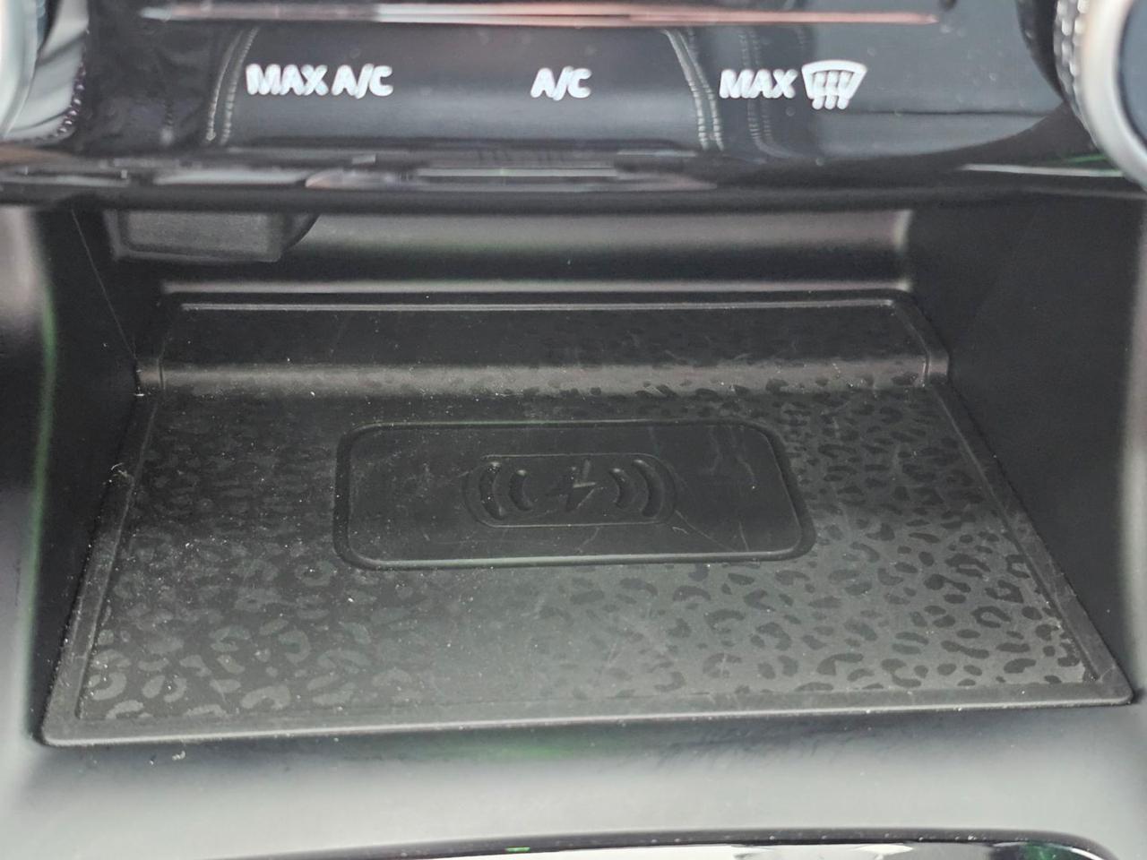 Jaguar E-Pace R-Dynamic SE Navi Camera Tetto C.20" LED BlackPack