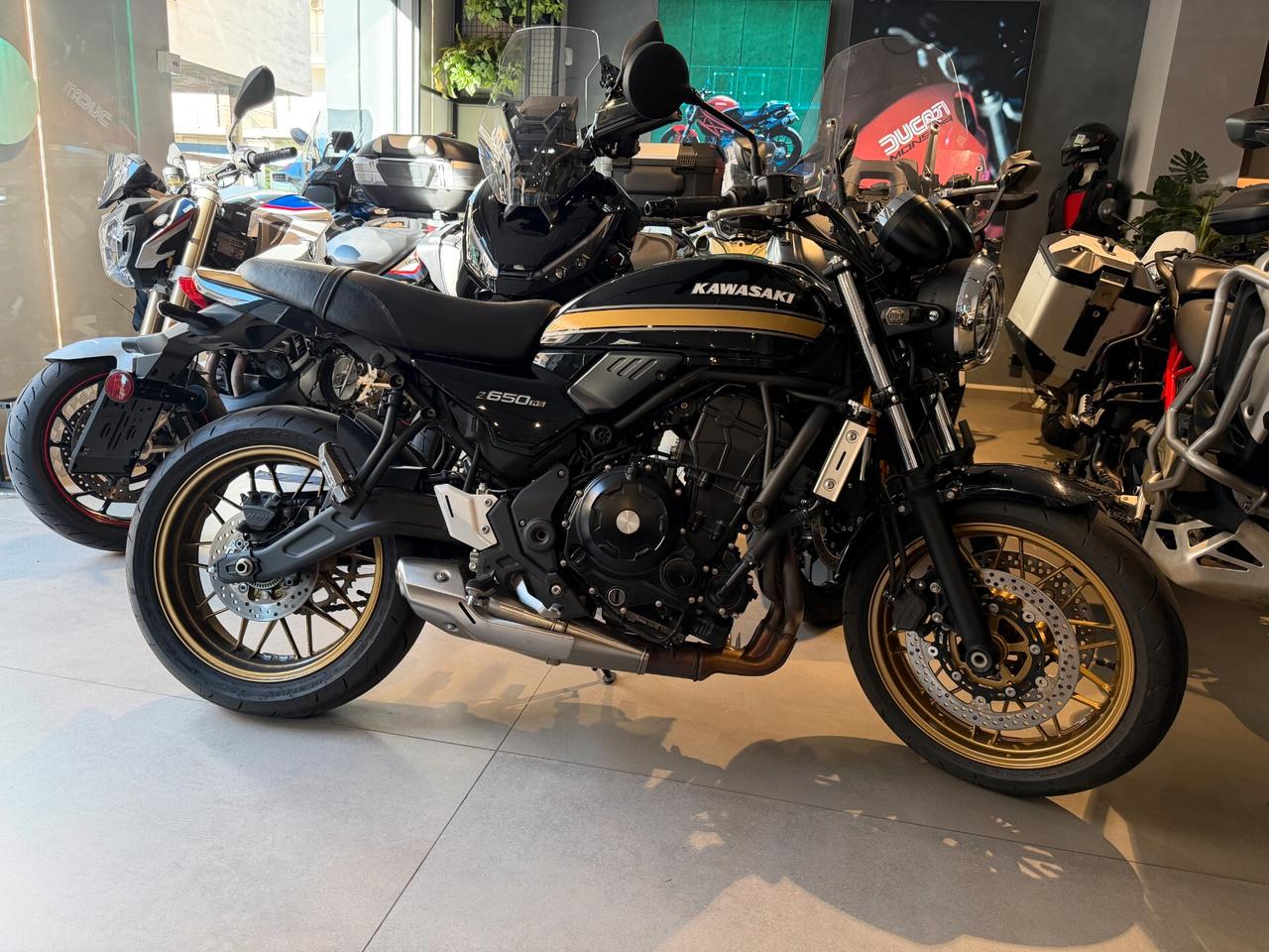 Kawasaki Z 650 RS 2025
