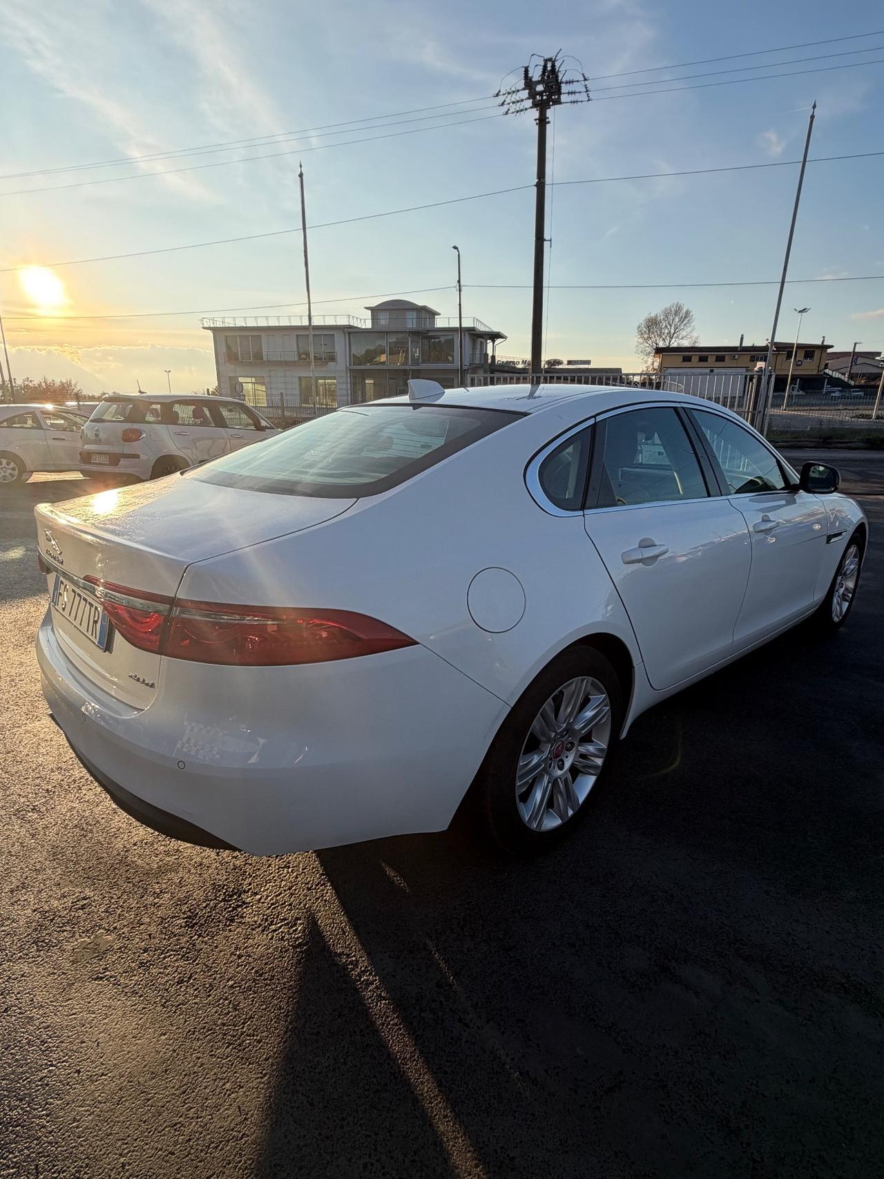 Jaguar XF 2.0 D 180 CV AWD aut. Prestige Business Edition