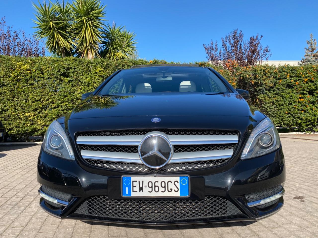 MERCEDES CLASSE B 180 CDI1.8 Automatic PREMIUM AMG ,TETTO ,GANCIO TRAINO