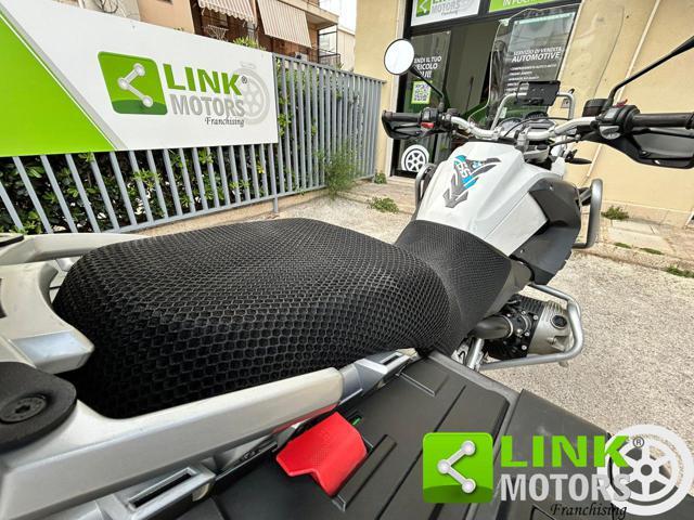 BMW R 1200 GS .