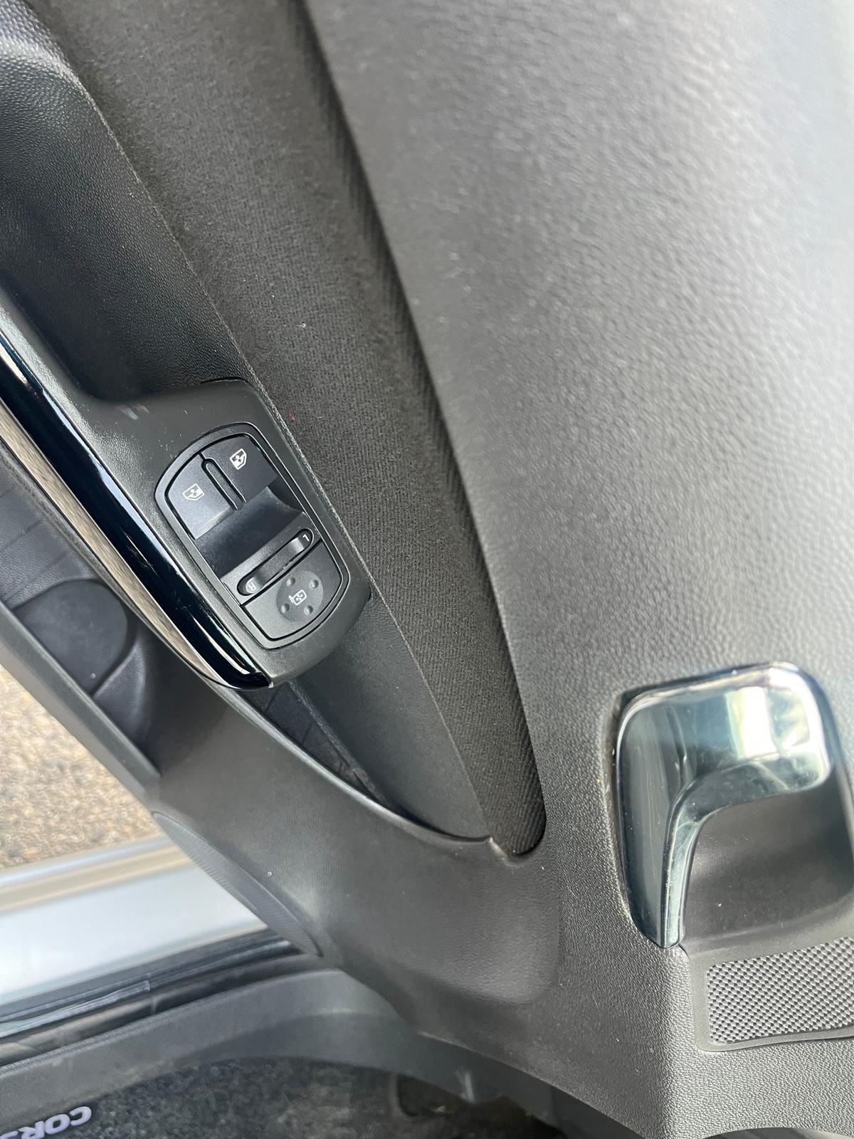 Opel corsa 3P-1.2 benz-km 127000-2009