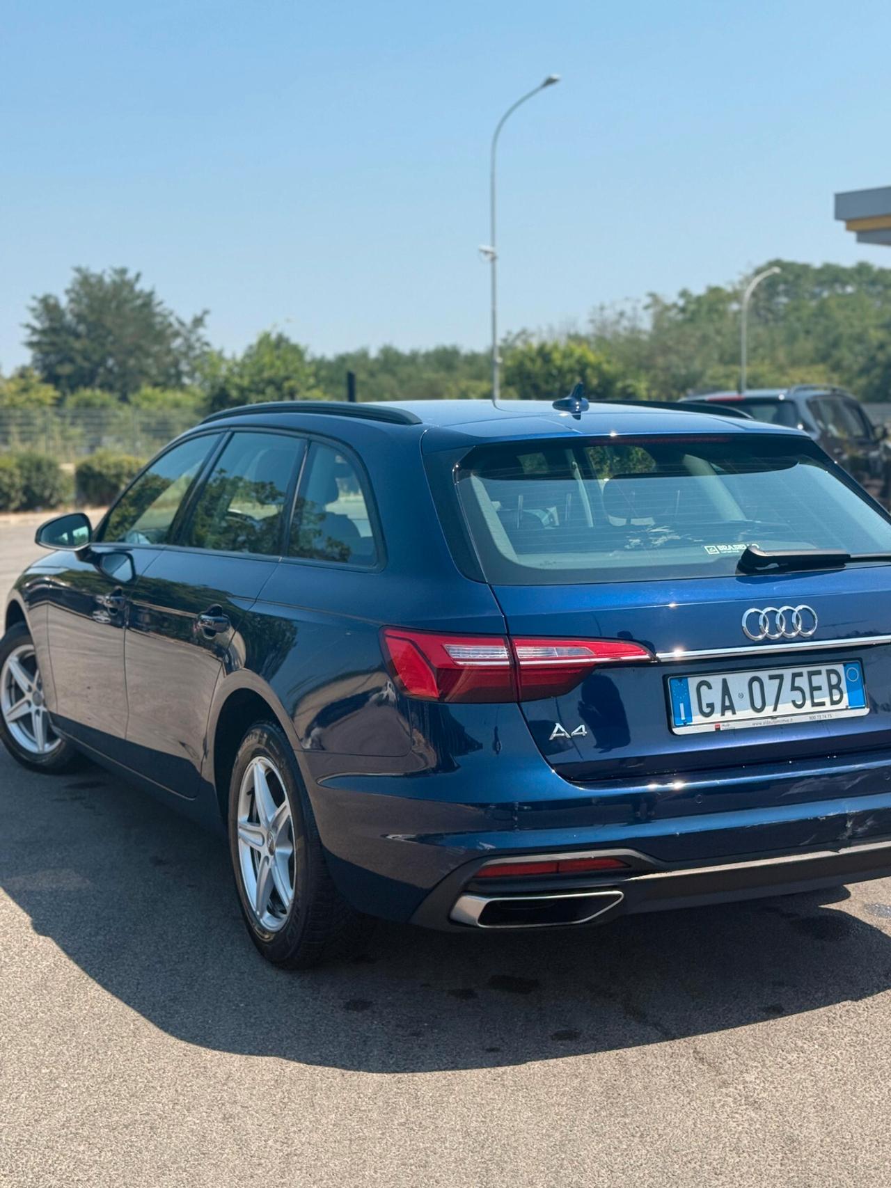 Audi A4 Avant S tronic Business Advanced km certificati
