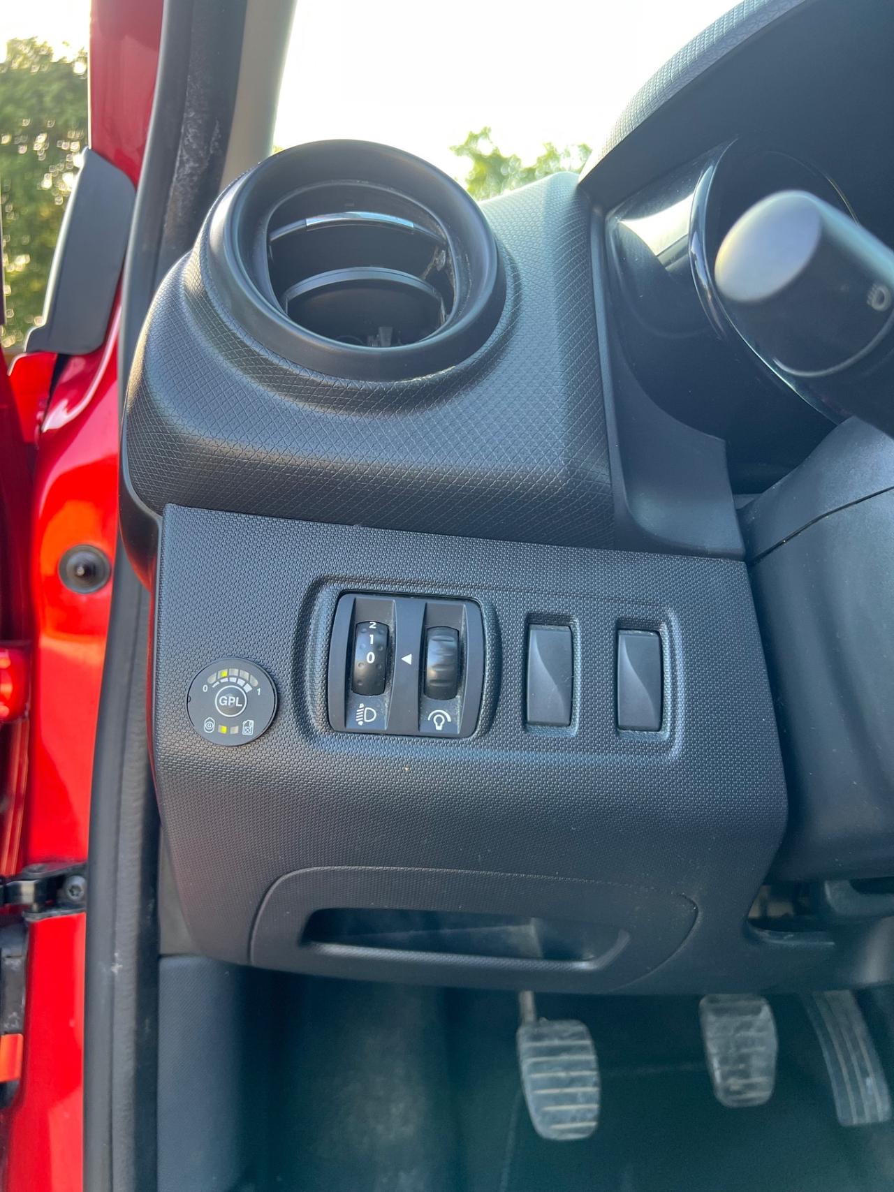 Renault Clio 1.2 75CV GPL NEOPATENTATI PERMUTE RATE GARANZIA