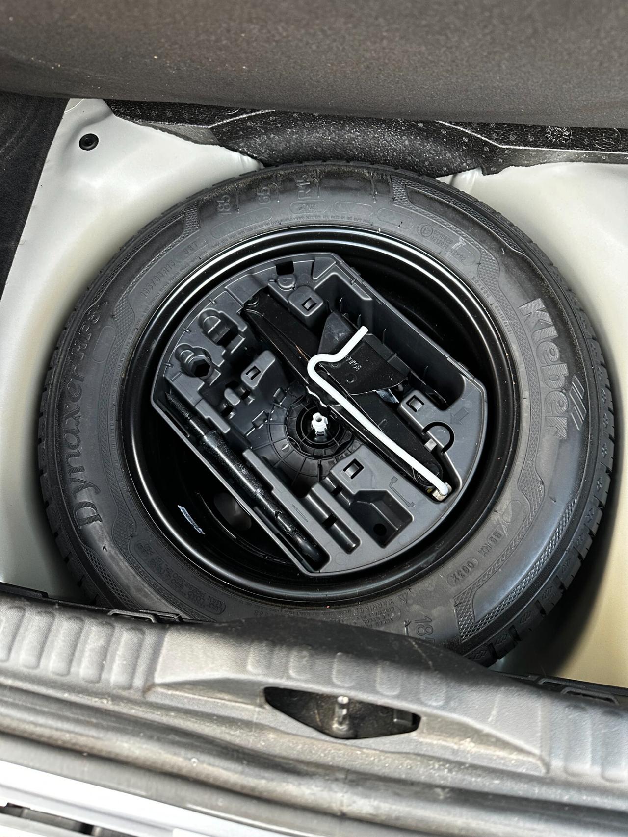 Citroen C3 PureTech 82 Shine "NEOPATENTATI"