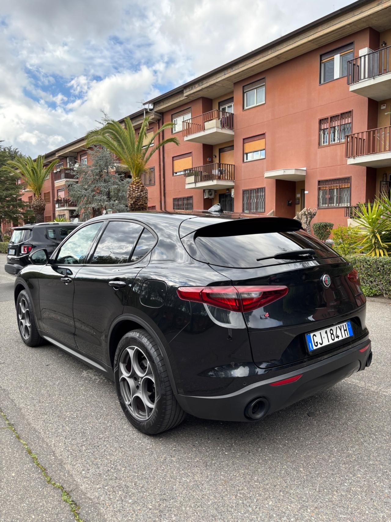 Alfa Romeo Stelvio 2.2 190 CV Executive 2022 total black