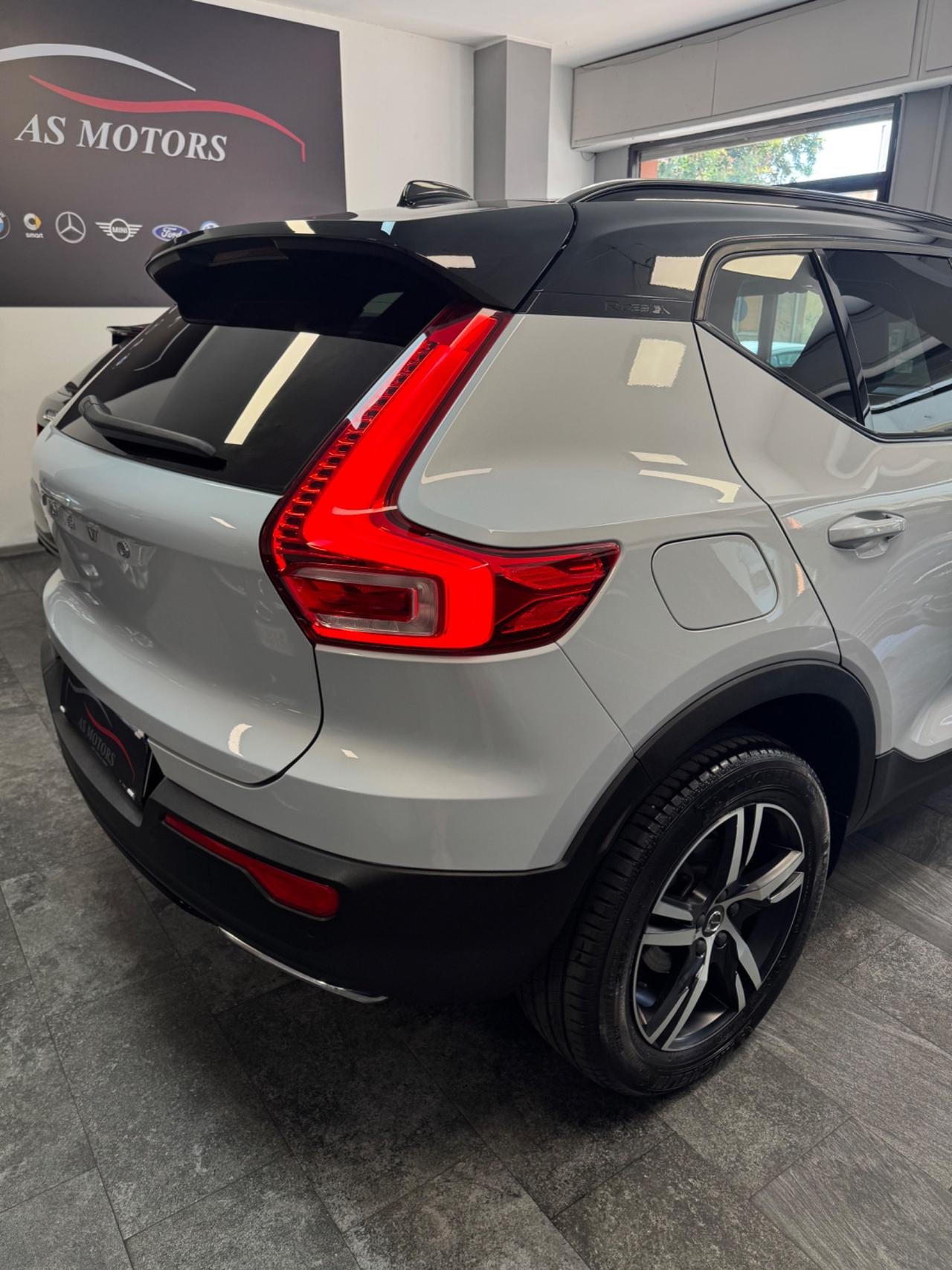 Volvo XC40 D3 2.0 150 Cv R-design Finanziabile