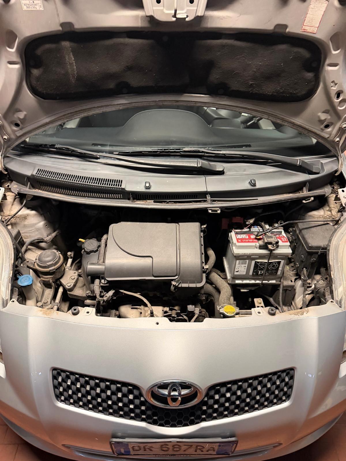 Toyota Yaris 1.0 3 porte Sol
