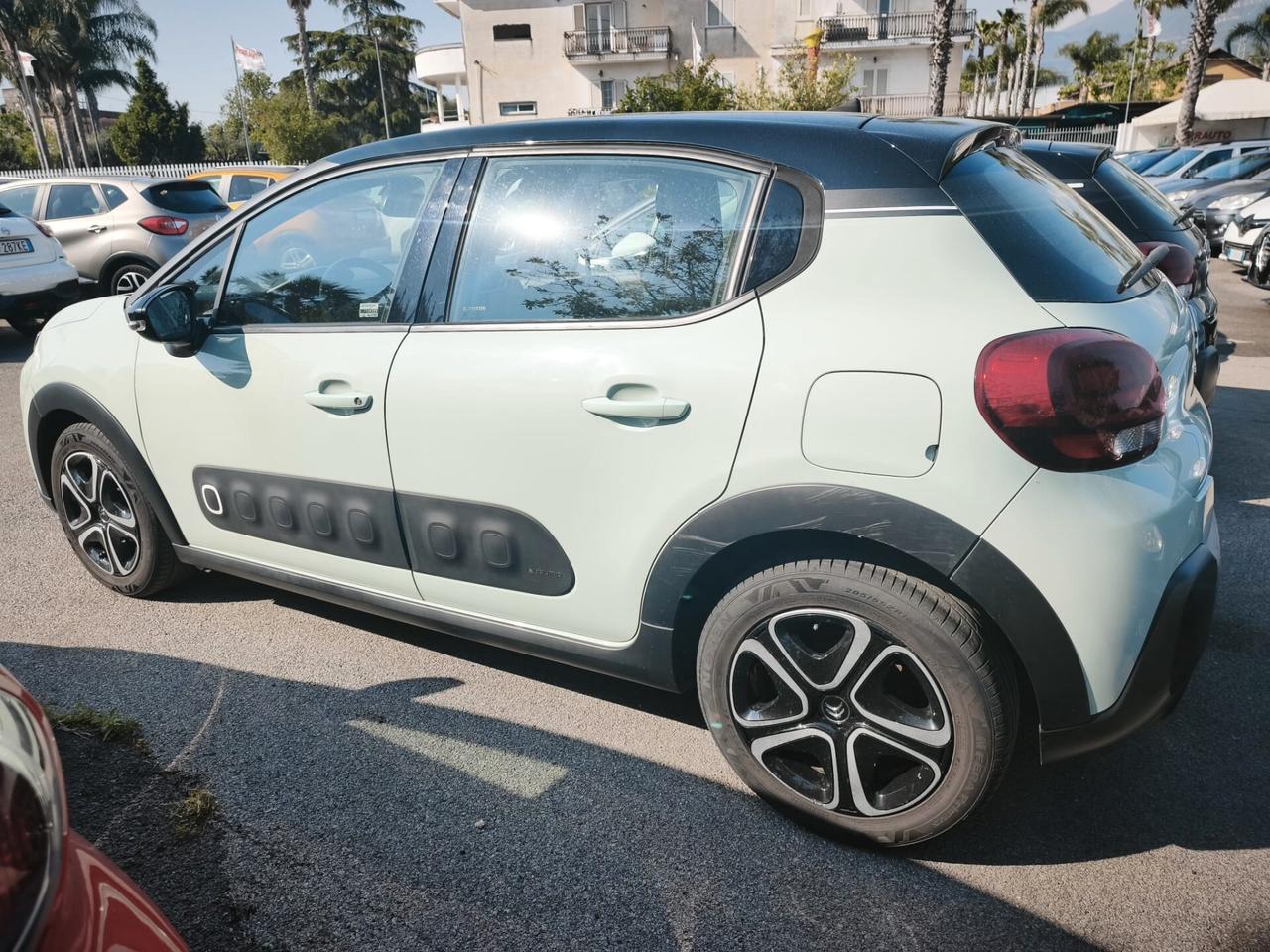 CITROEN C3 BICOLOR 82CV SHINE