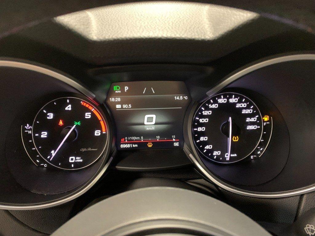 Alfa Romeo Stelvio 2.2 Diesel AT8 Sport-Tech Automatico