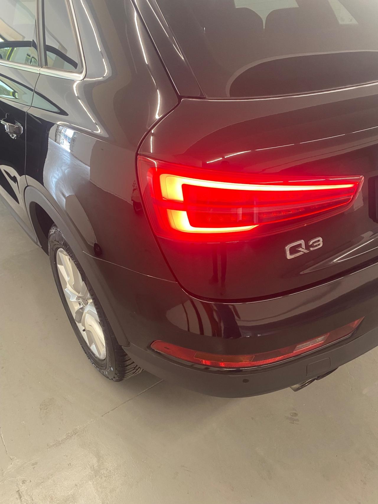 Audi Q3 2.0 TDI 120 CV Sport