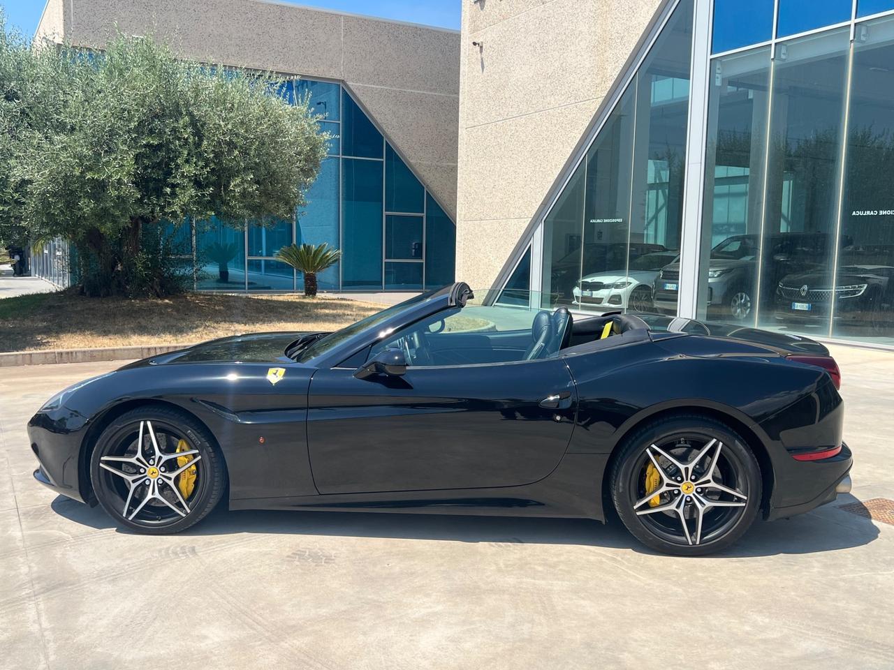 Ferrari California T DCT cabrio 560CV RWD