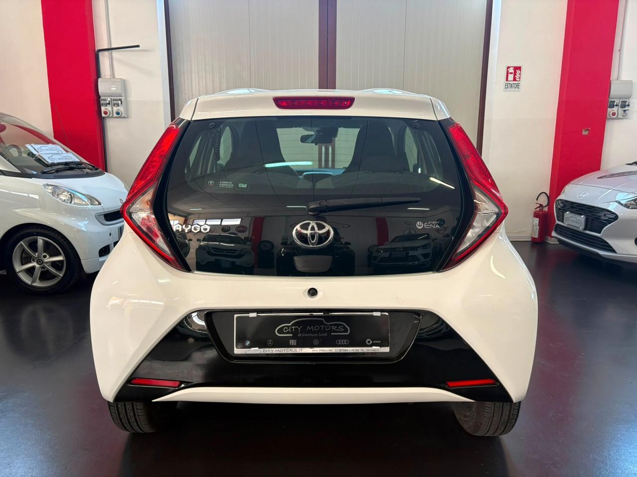 Toyota Aygo 1.0 VVT-i 69 CV 5 porte x-cool
