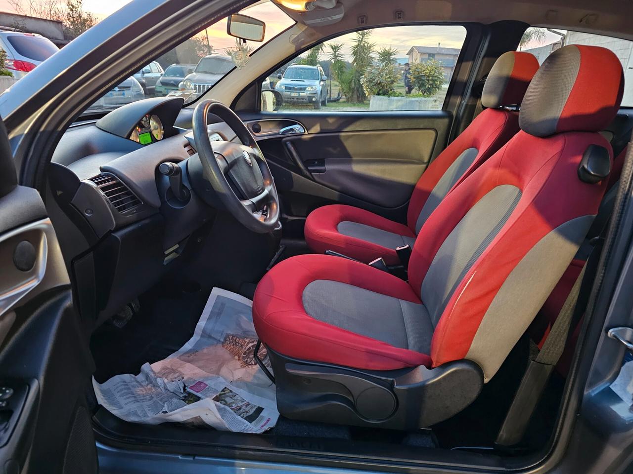 Lancia Ypsilon 1.3 Mjet cambio automatico