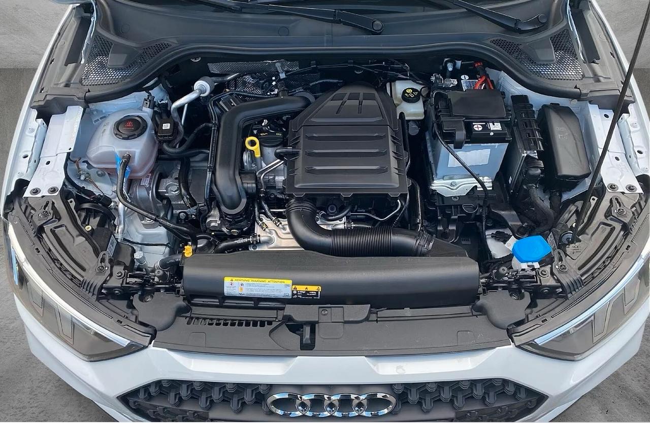 Audi A1 citycarver 30 TFSI Identity Contrast