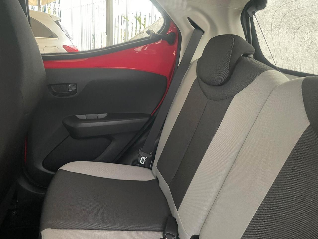 Toyota Aygo 1.0 VVT-i 69 CV 5 porte x-cite