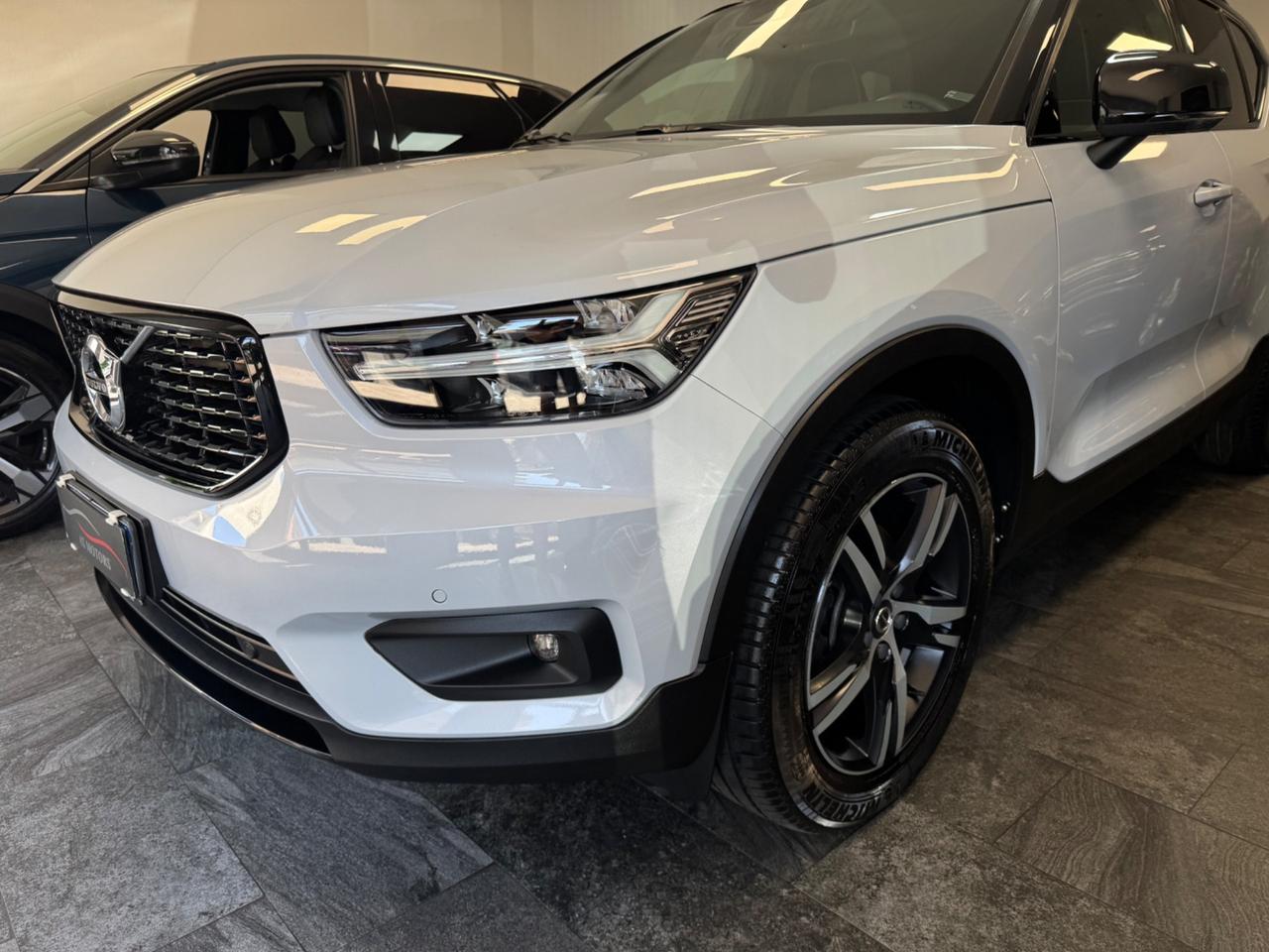 Volvo XC40 D3 2.0 150 Cv R-design Finanziabile