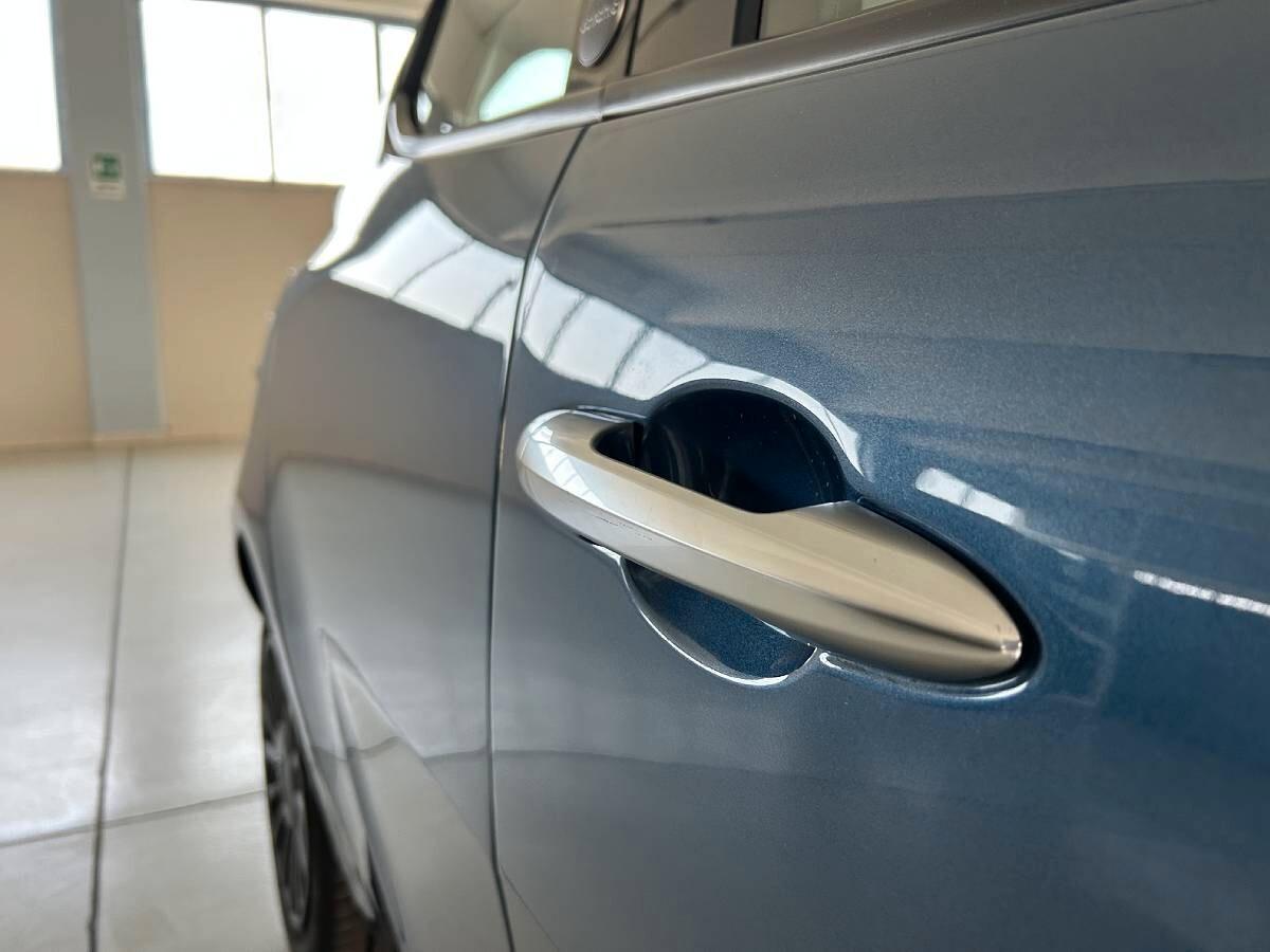 Lancia Ypsilon 1.0 FireFly 5 porte S&S Hybrid Ecochic Silver