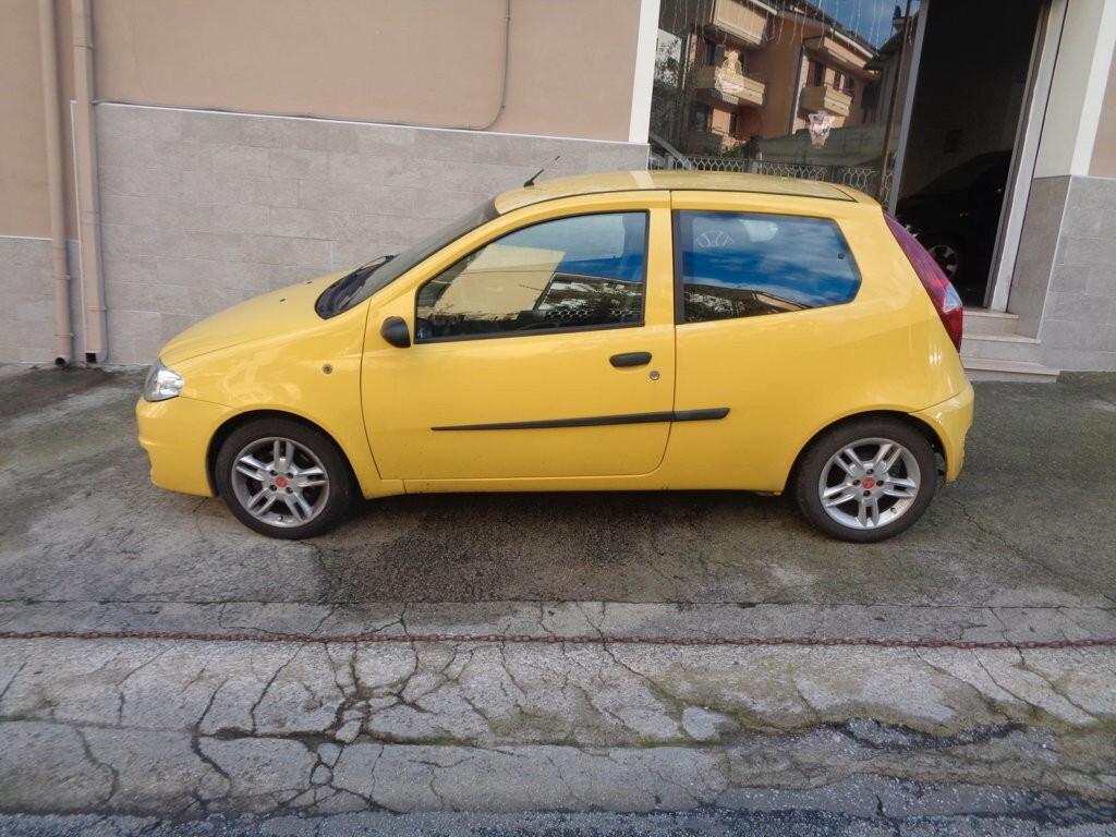 Fiat Punto 1.3 MJT 69CV (Neopatentati)