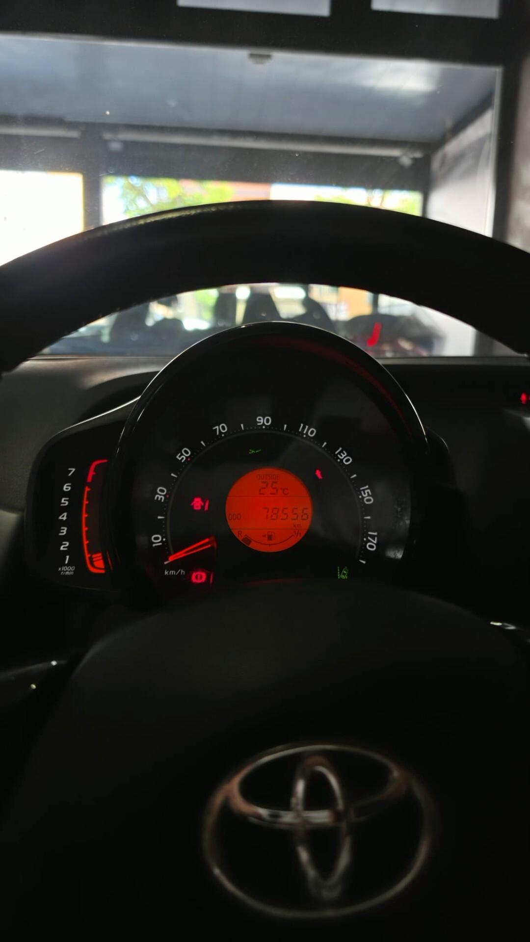 Toyota Aygo Connect 1.0 VVT-i 72 CV 5 porte x-clusiv