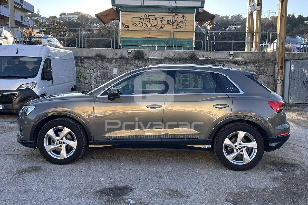 AUDI Q3 35 TDI S tronic Business Advanced