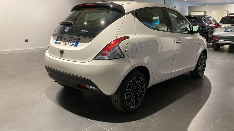 Lancia Ypsilon 1.0 FireFly 5 porte S&S Hybryd Gold