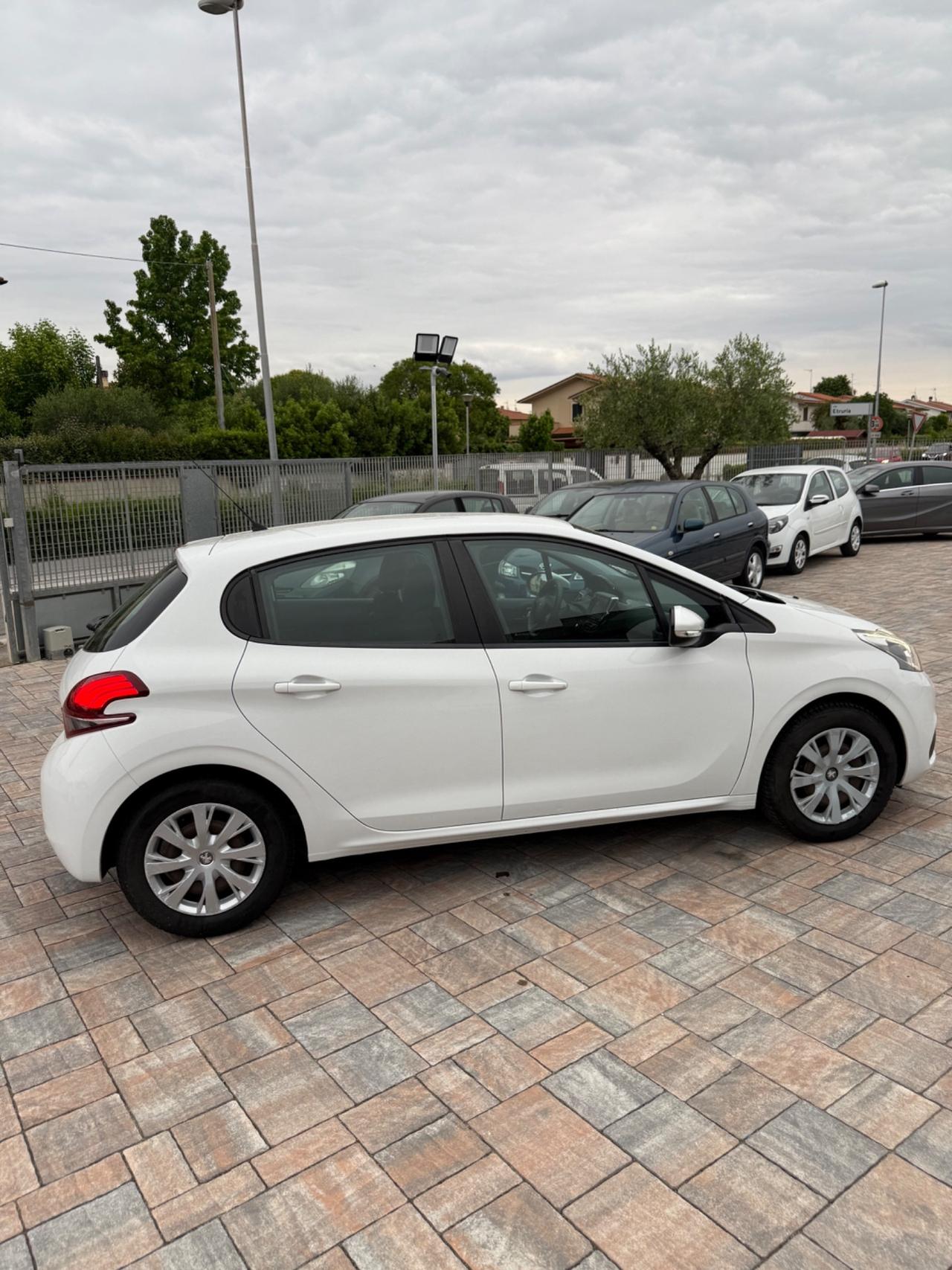 Peugeot 208 1.2 Benzina