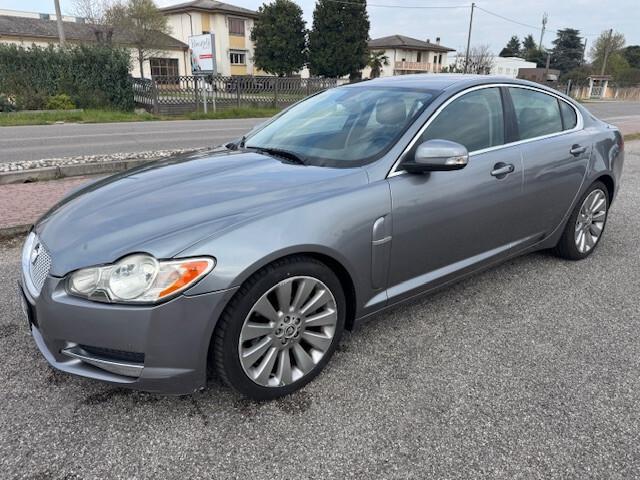 Jaguar XF 2.7D V6 Premium Luxury