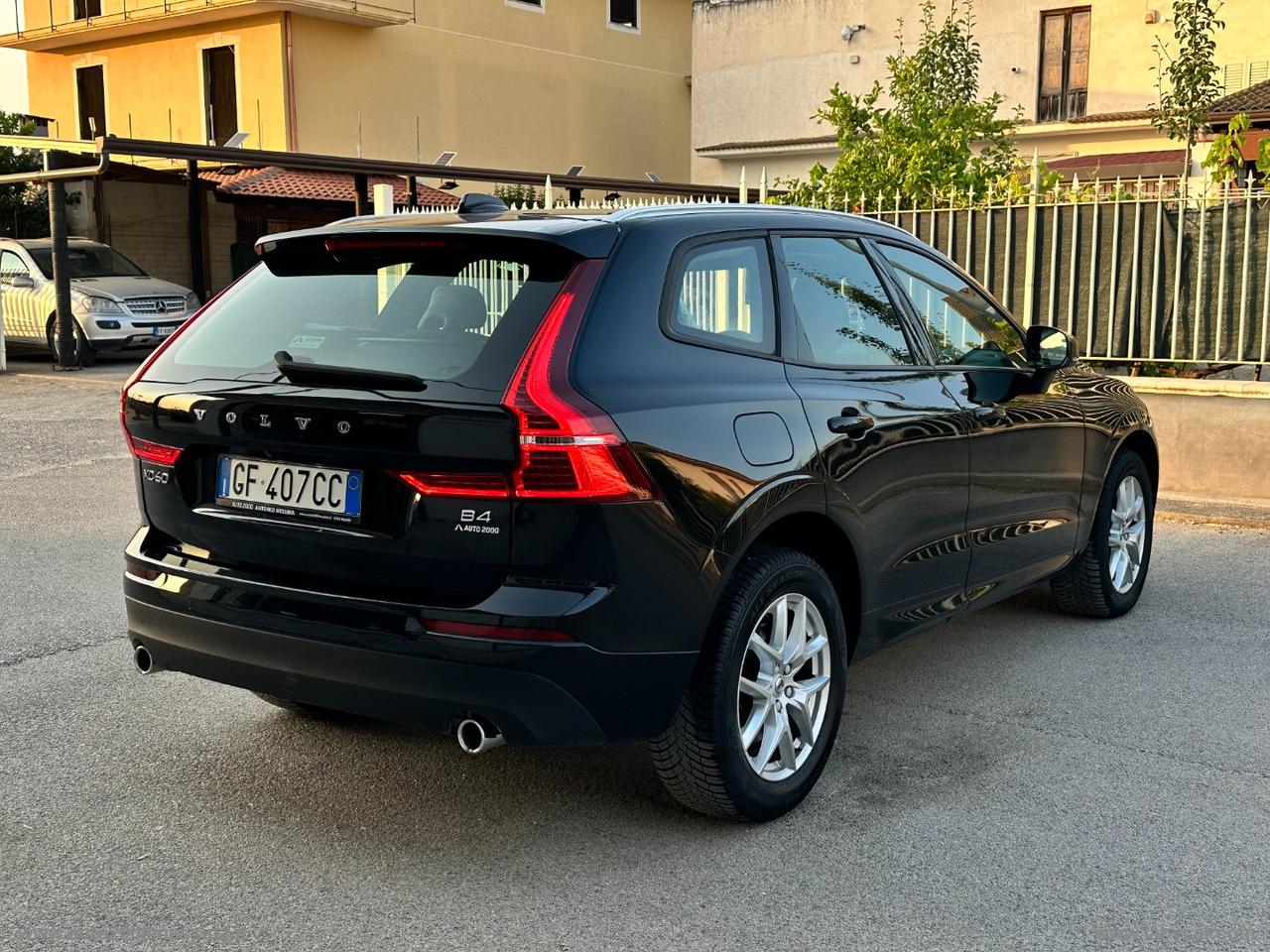 VOLVO XC60 B4 GEARTRONIC MOMENTUM IBRIDO DIESEL/ELETTTICO