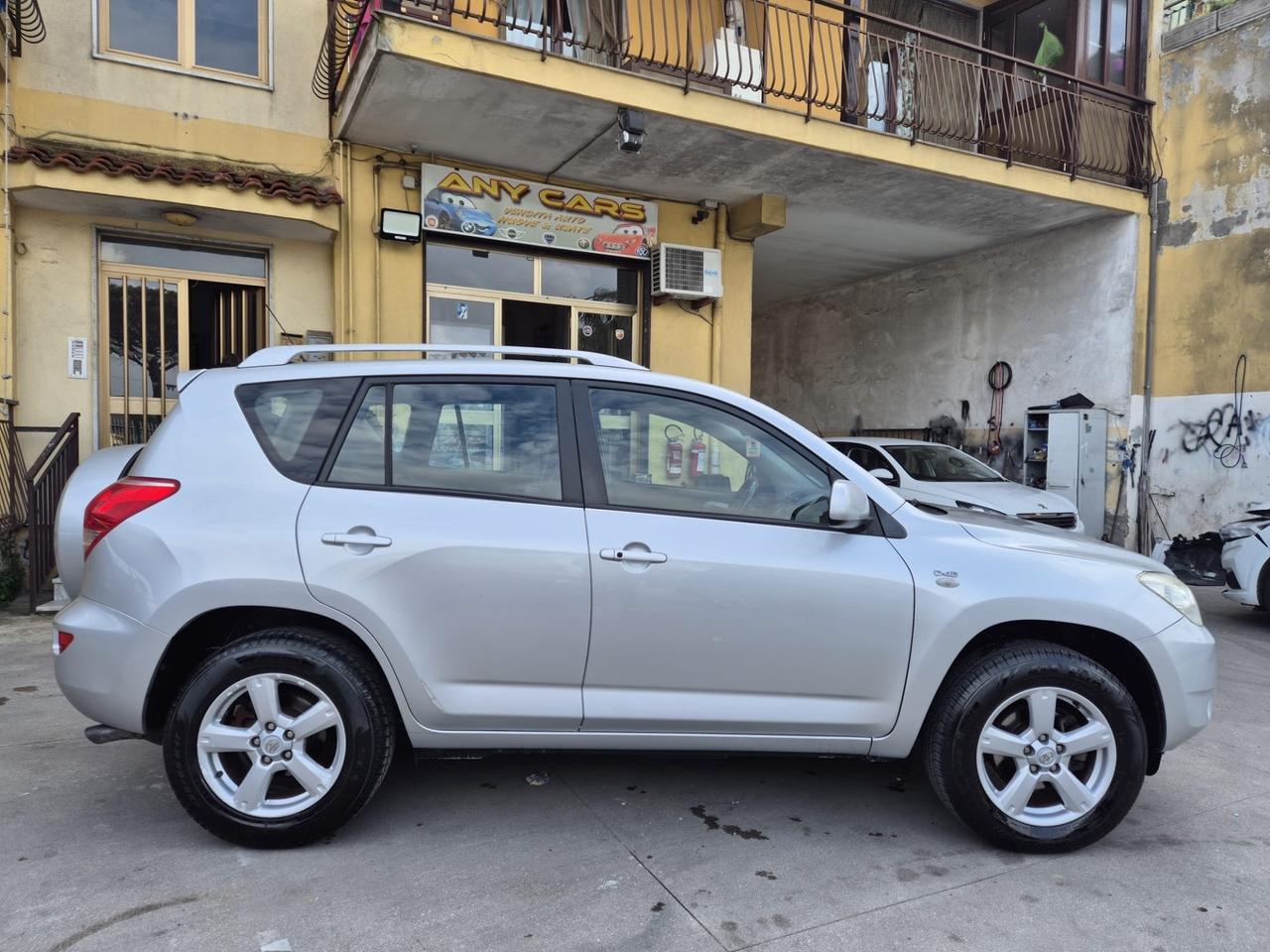 Toyota RAV4 2.2 D-4D 136 CV Luxury