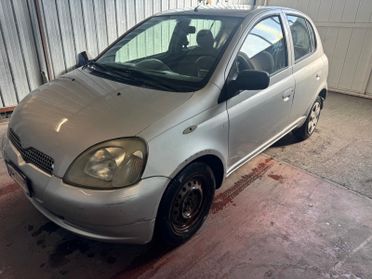 Toyota Yaris 1.0i 16V cat 5 porte Sol