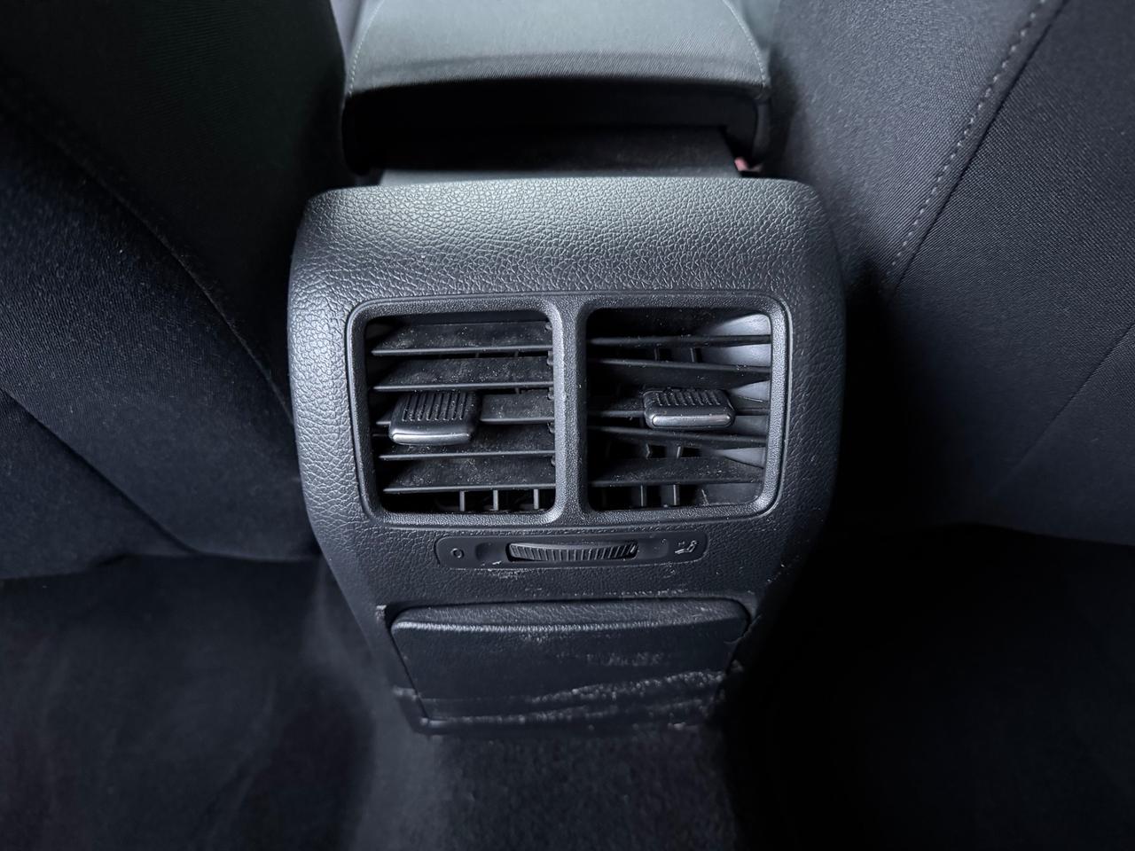 Volkswagen Golf 1.6 TDI DPF DSG 5p. Highline