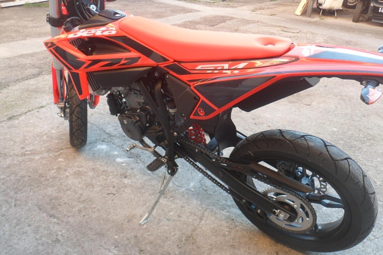 BETA RR 125 MOTARD NUOVO 2026 EURO 5 PLUS