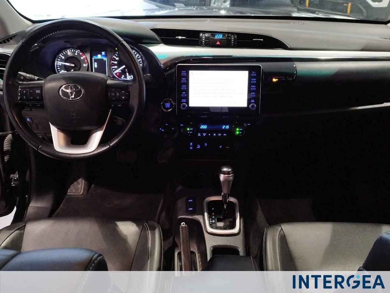 TOYOTA Hilux 2.8 d double cab Executive 4wd auto