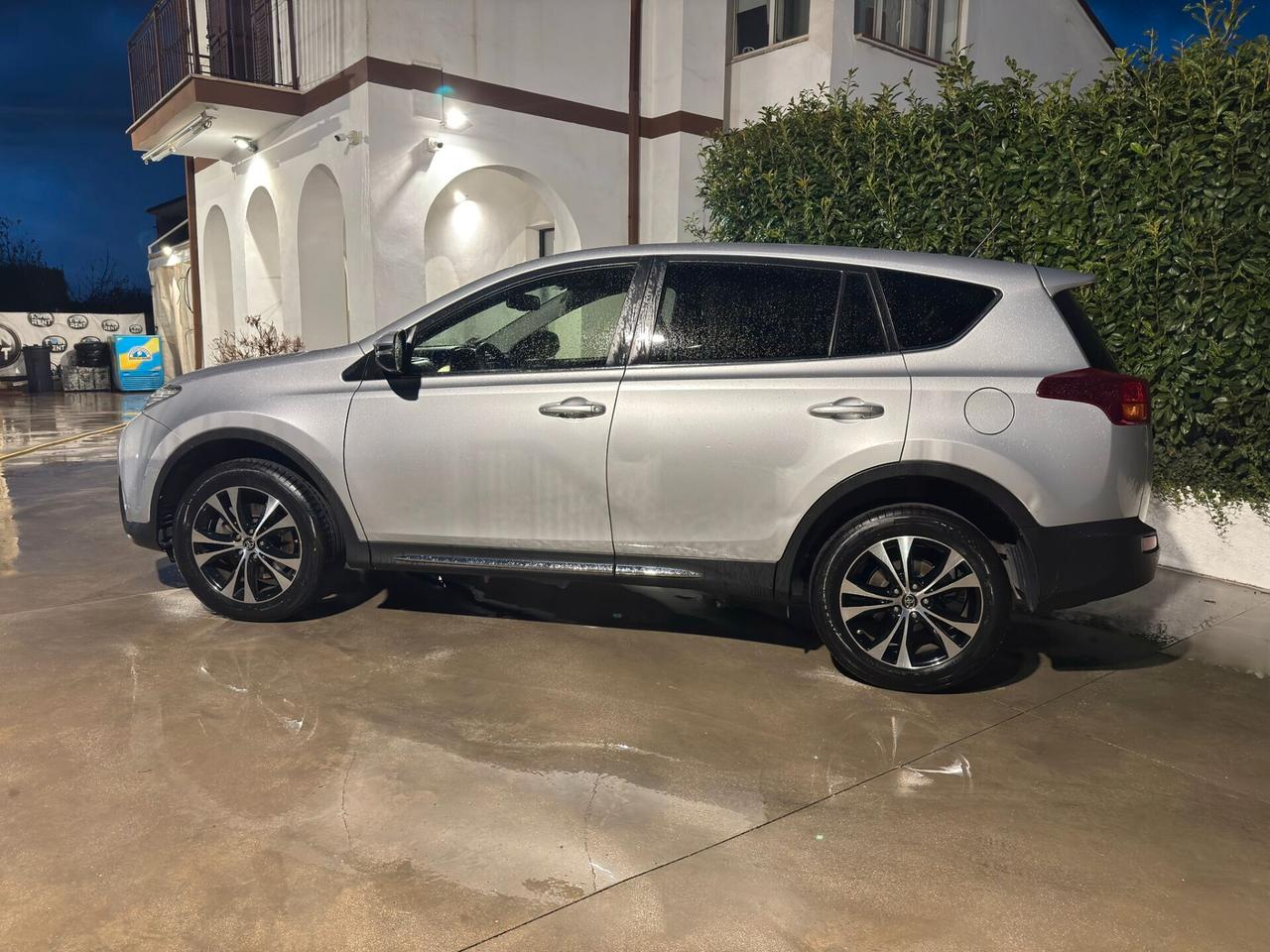 Toyota RAV 4 RAV4 2.0 D-4D 2WD Style