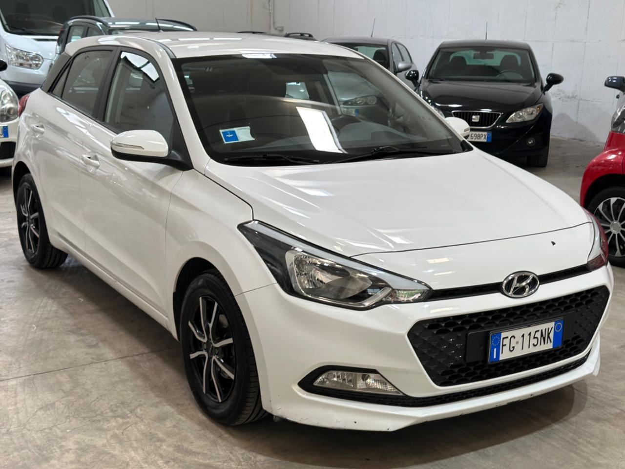 Hyundai i20 1.2 5P UNICOPR KMCERT NEOPAT GARANZ