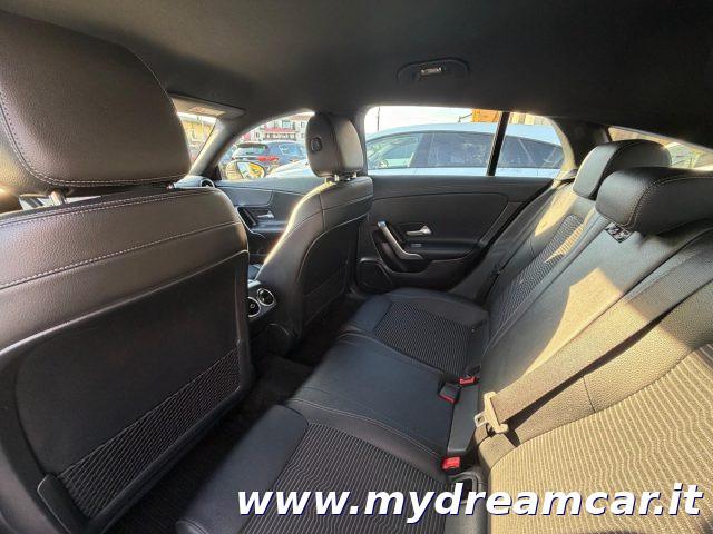 MERCEDES-BENZ CLA 200 d 150cv Automatic Shooting Brake Sport