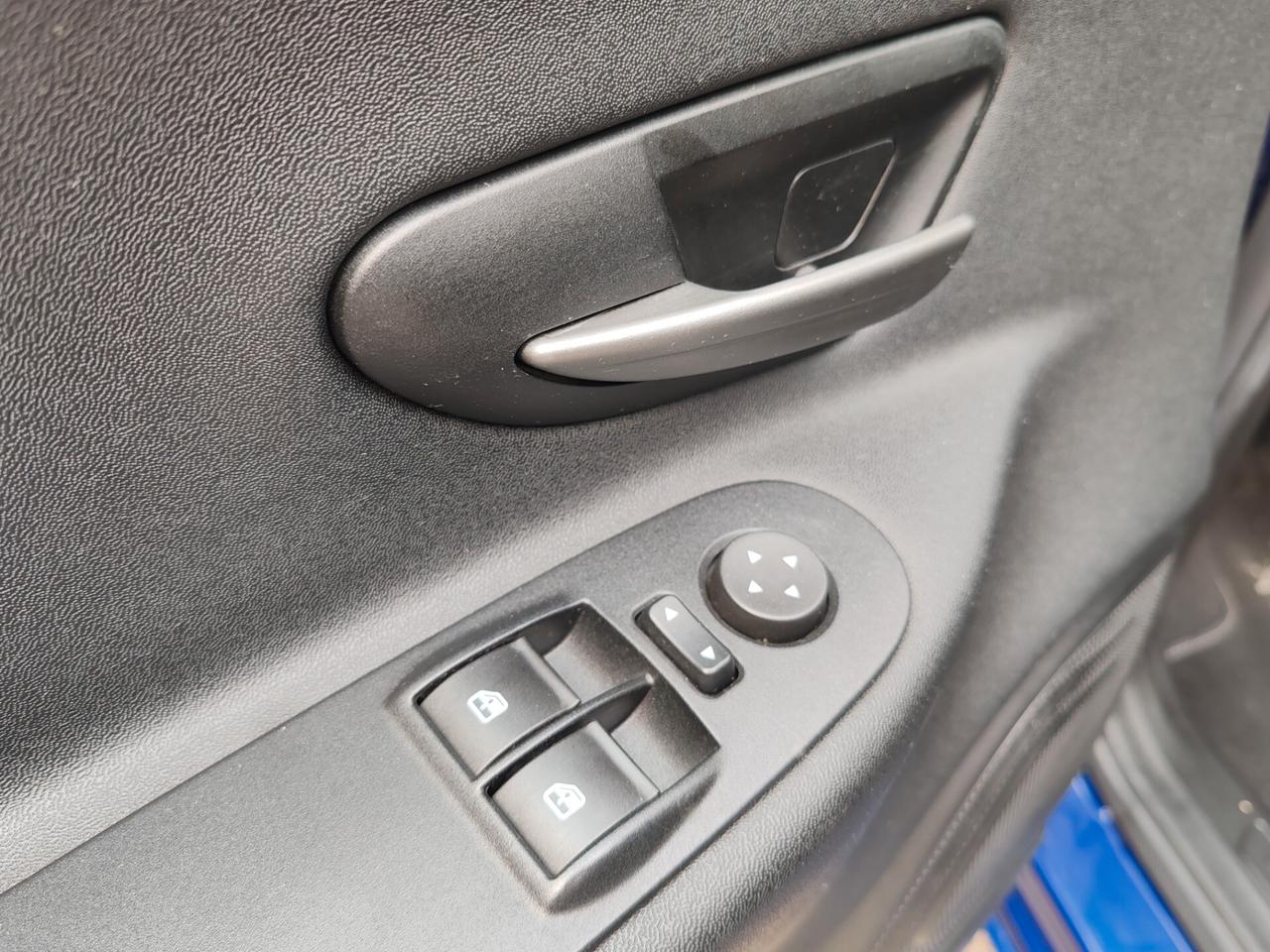 Lancia Ypsilon 1.2 69 CV 5 porte S Momodesign