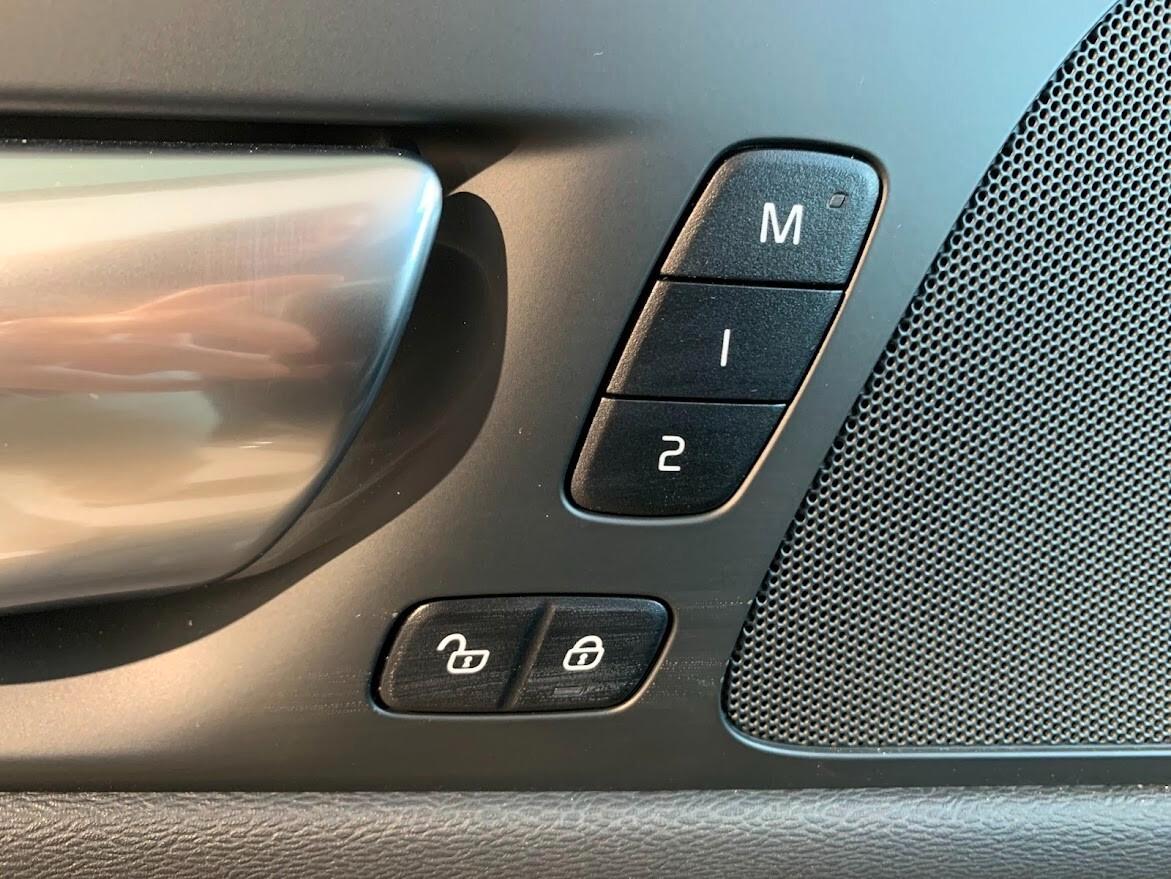 Volvo V60 B4 (d) automatico Plus Dark