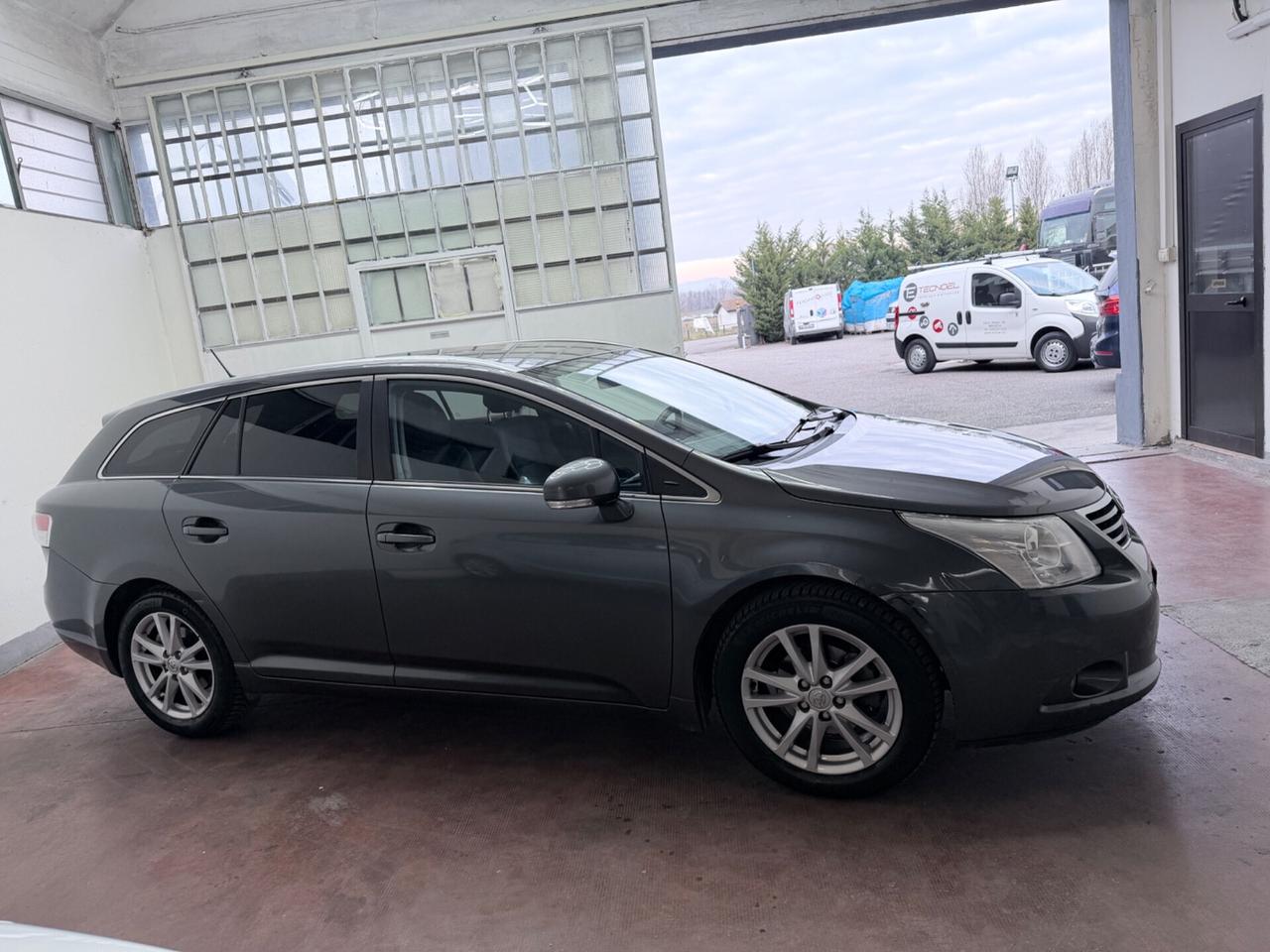 Toyota Avensis 2.2 D-Cat aut. Wagon Lounge