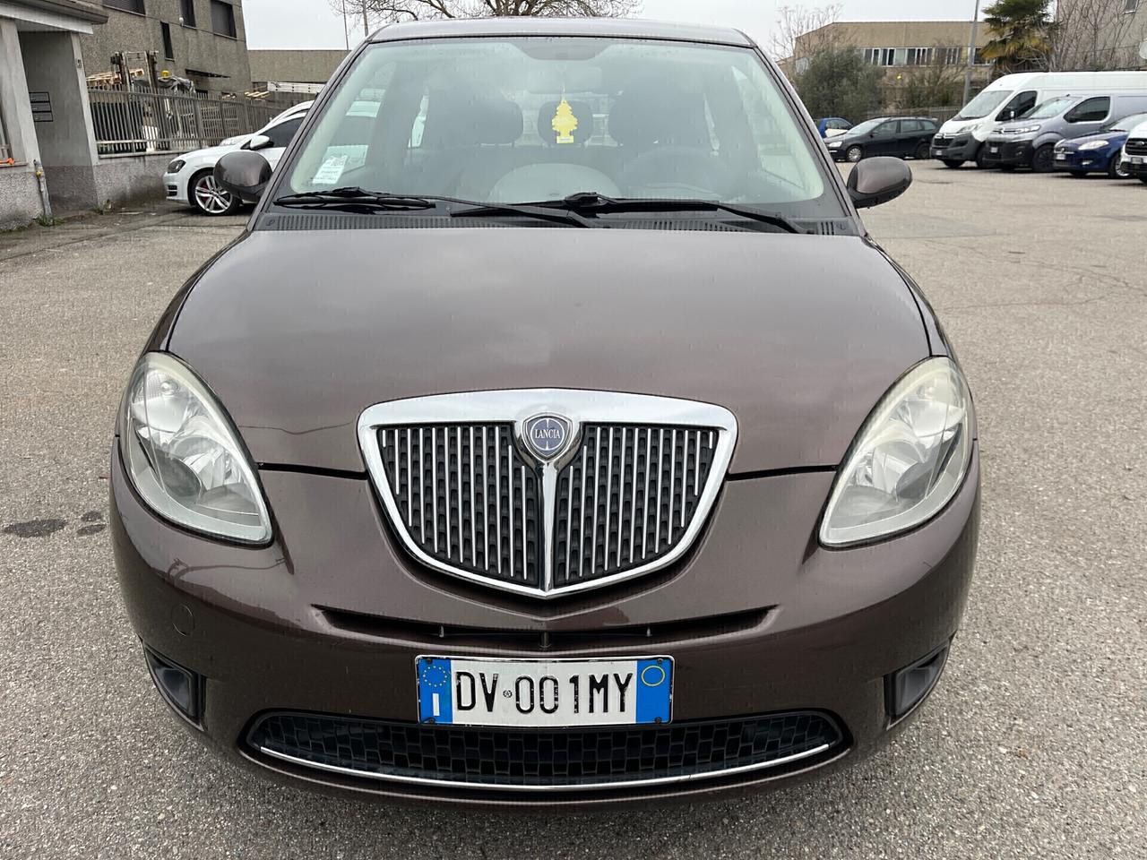 LANCIA YPSILON PLATINUM 1.2 BENZINA EURO4 NEOPATENTATI