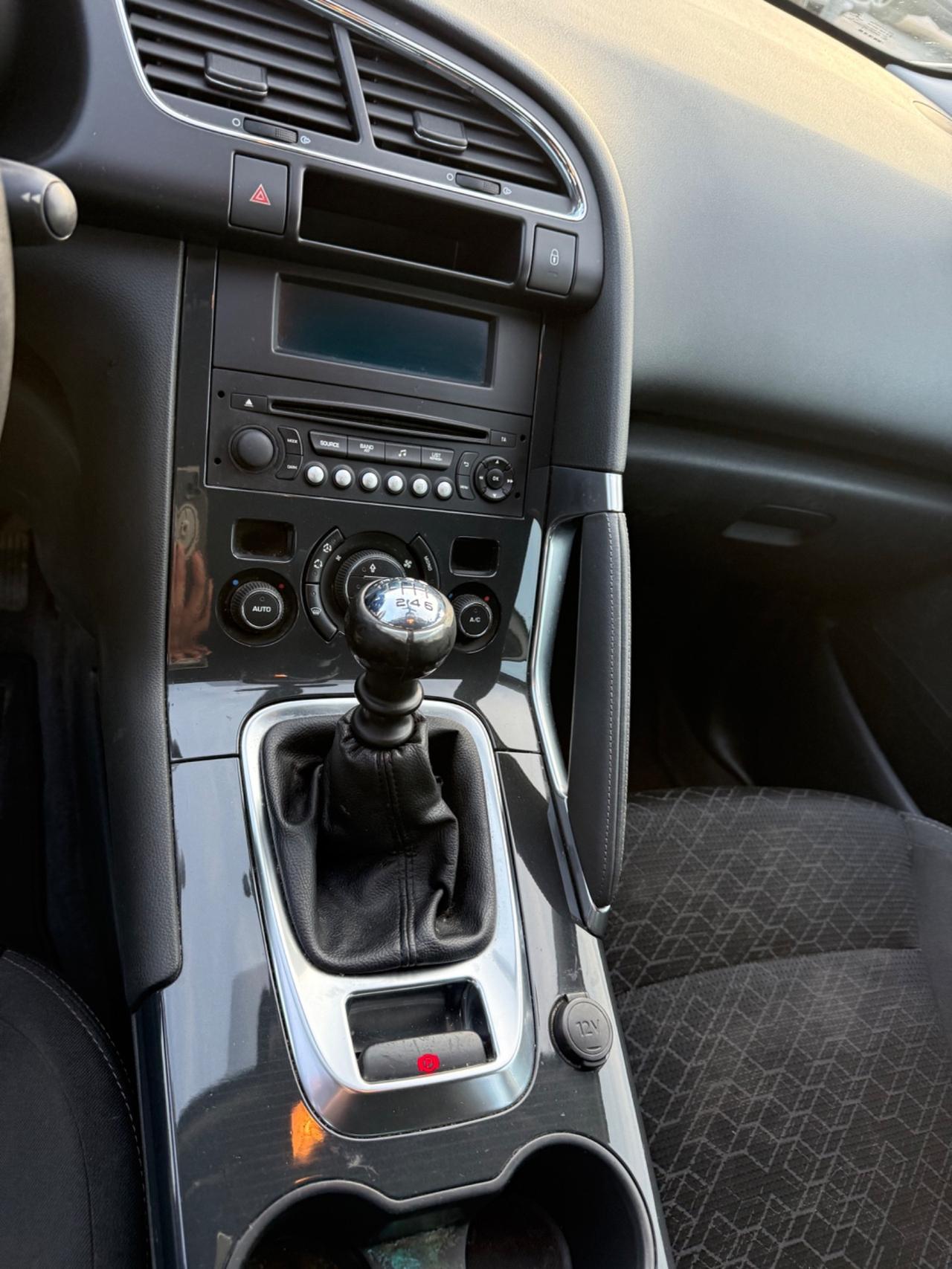 Peugeot 3008 1.6 HDi 115CV Business