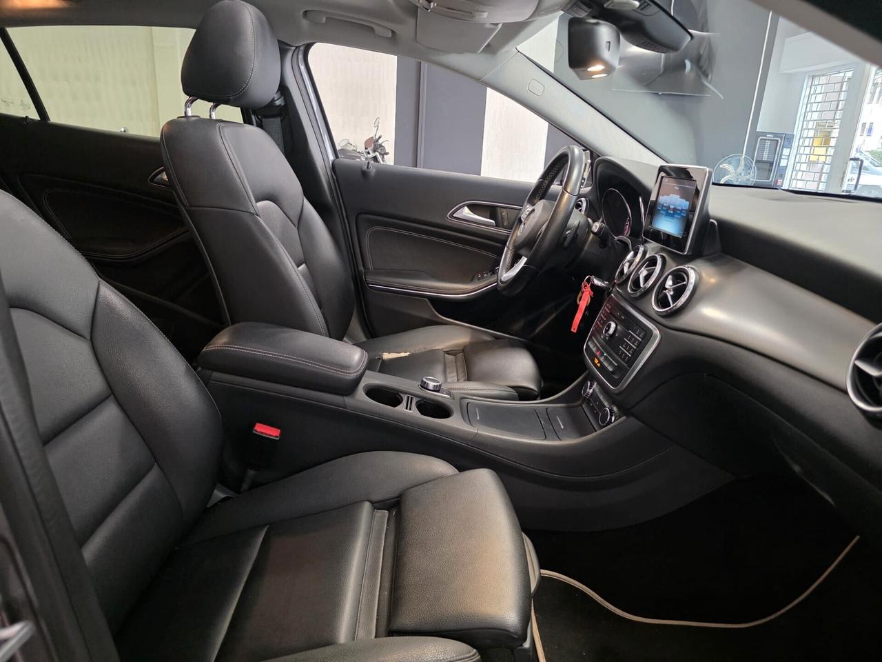 Mercedes-benz GLA 200 180 d Automatic Sport