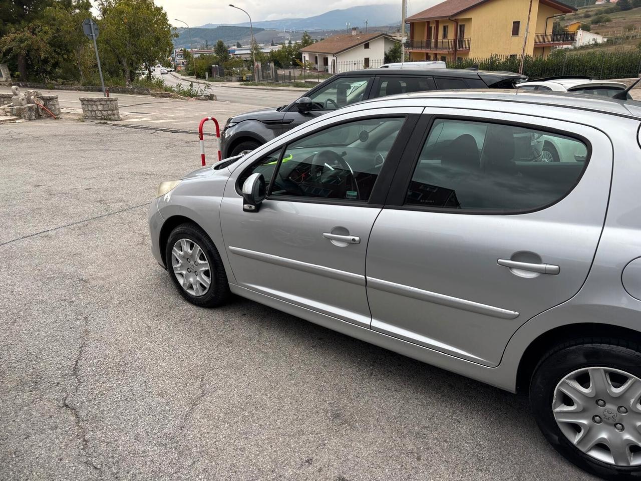 Peugeot 207 1.4 HDi 70CV 5p. Active