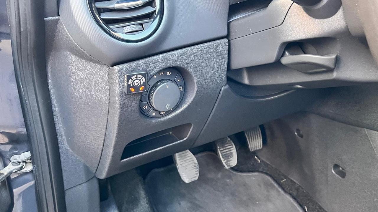 Opel Corsa 1.2 Benzina e GPL adatta a neo patentati