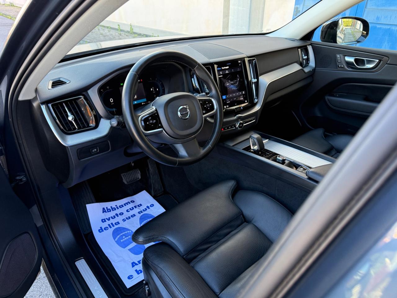 Volvo XC 60 XC60 B4 (d) automatico Plus Dark 2022