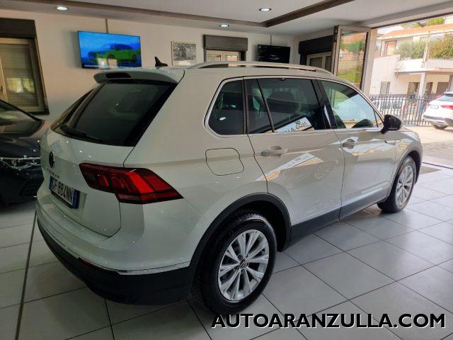 VOLKSWAGEN Tiguan NEW 2.0 TDI 150CV SCR DSG Life - Fari a Led