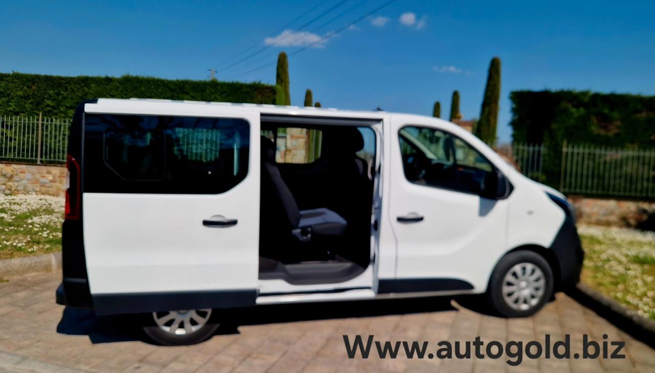 Opel Vivaro Combi 8 posti
